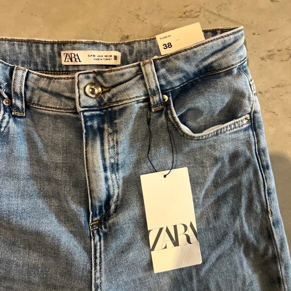 NWT Zara Light Wash Flare Fit Jeans Size 6 - Picture 4 of 5